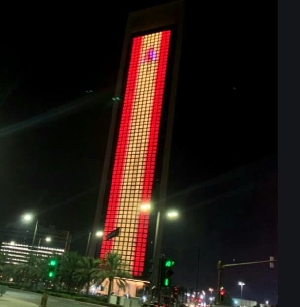 bandera españa burj khalifa torre adnoc emiratos abu dhabi