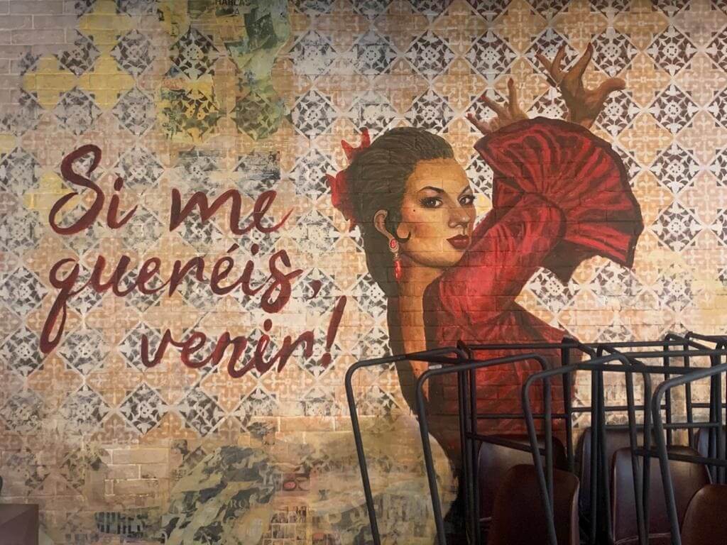 lola flores taberna vivir dubai español