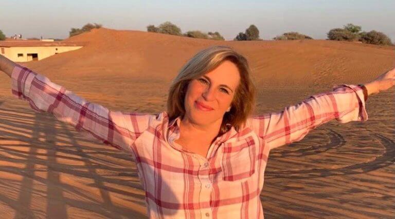 Asunta López: “muchos expatriados tenemos algo de los personajes de Cartas desde Dubái”