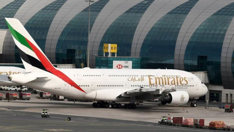 ¿Por qué Emiratos cancela vuelos a EE.UU.?