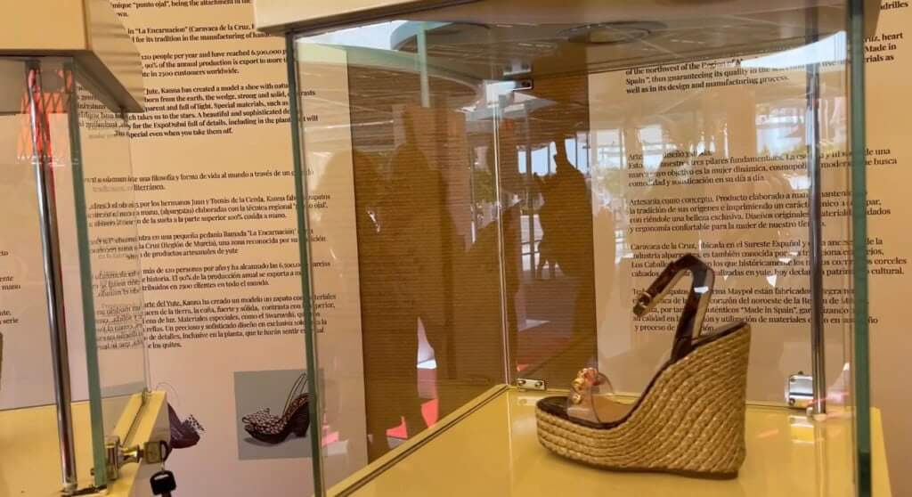zapatos yute EAU vivirendubai