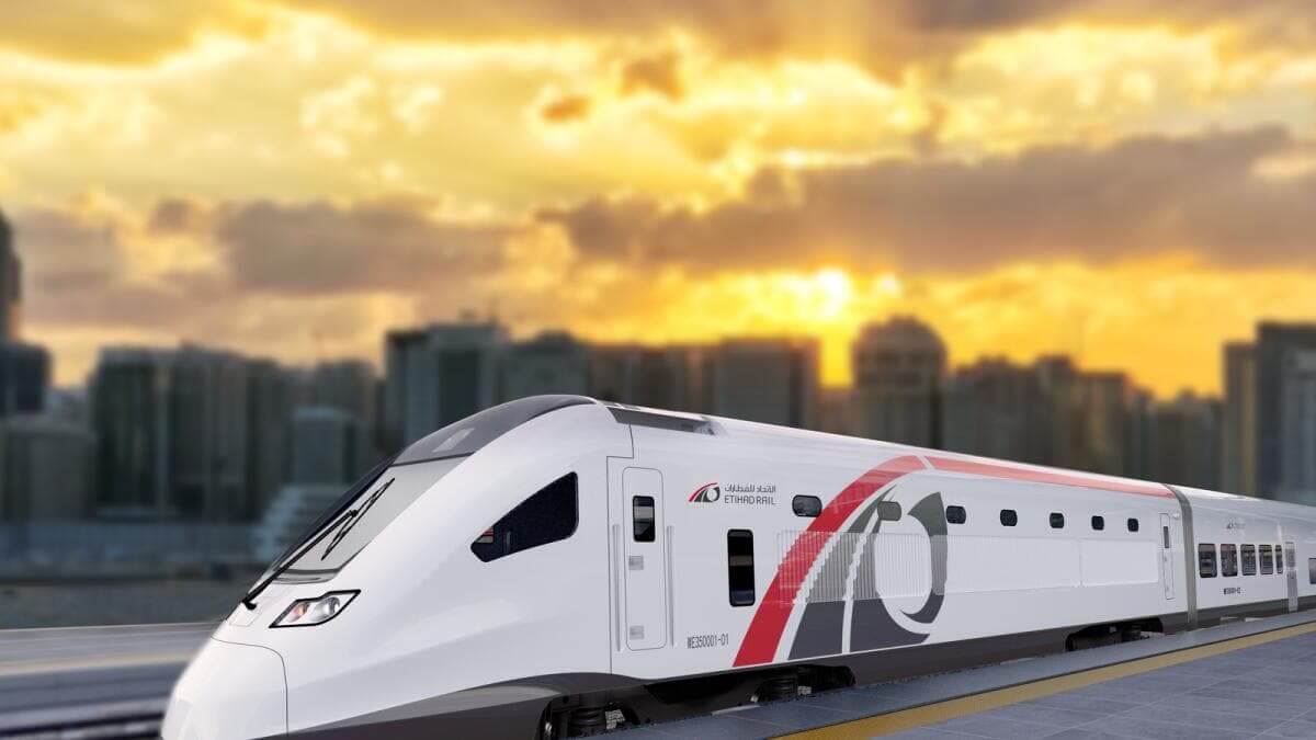 Tren de pasajeros de Etihad Rail. Trenes españoles en Emiratos