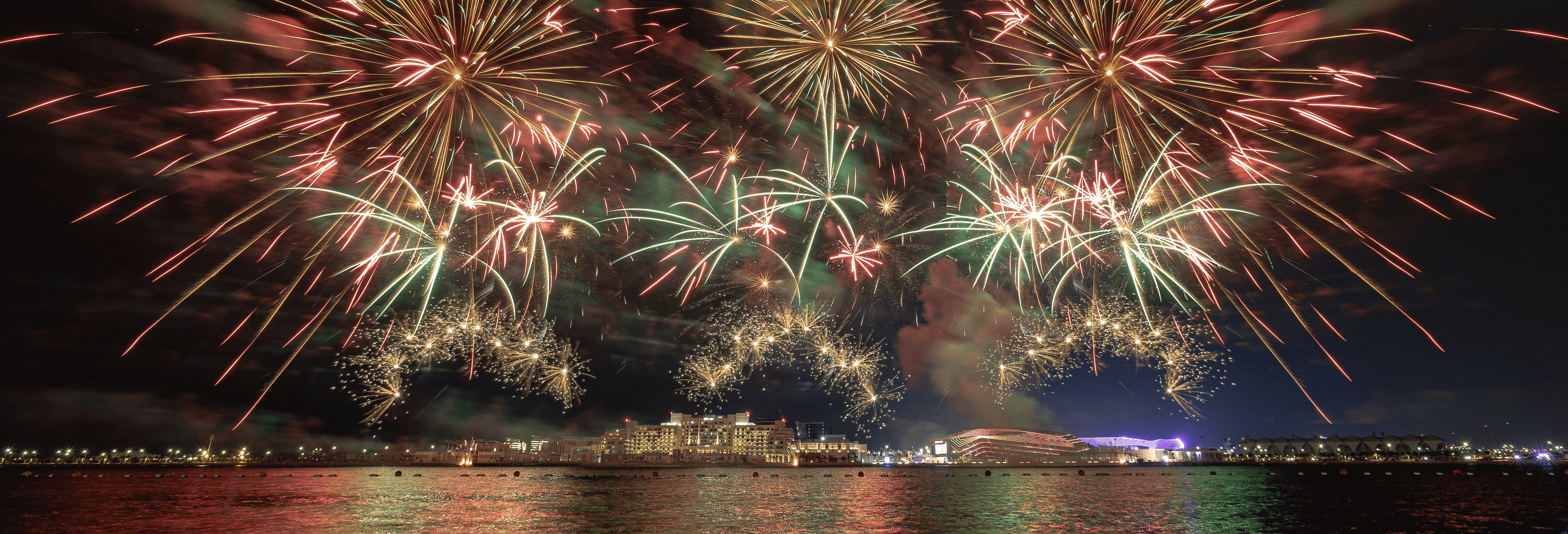 fuegos artificiales eid abu dhabi vivirendubai