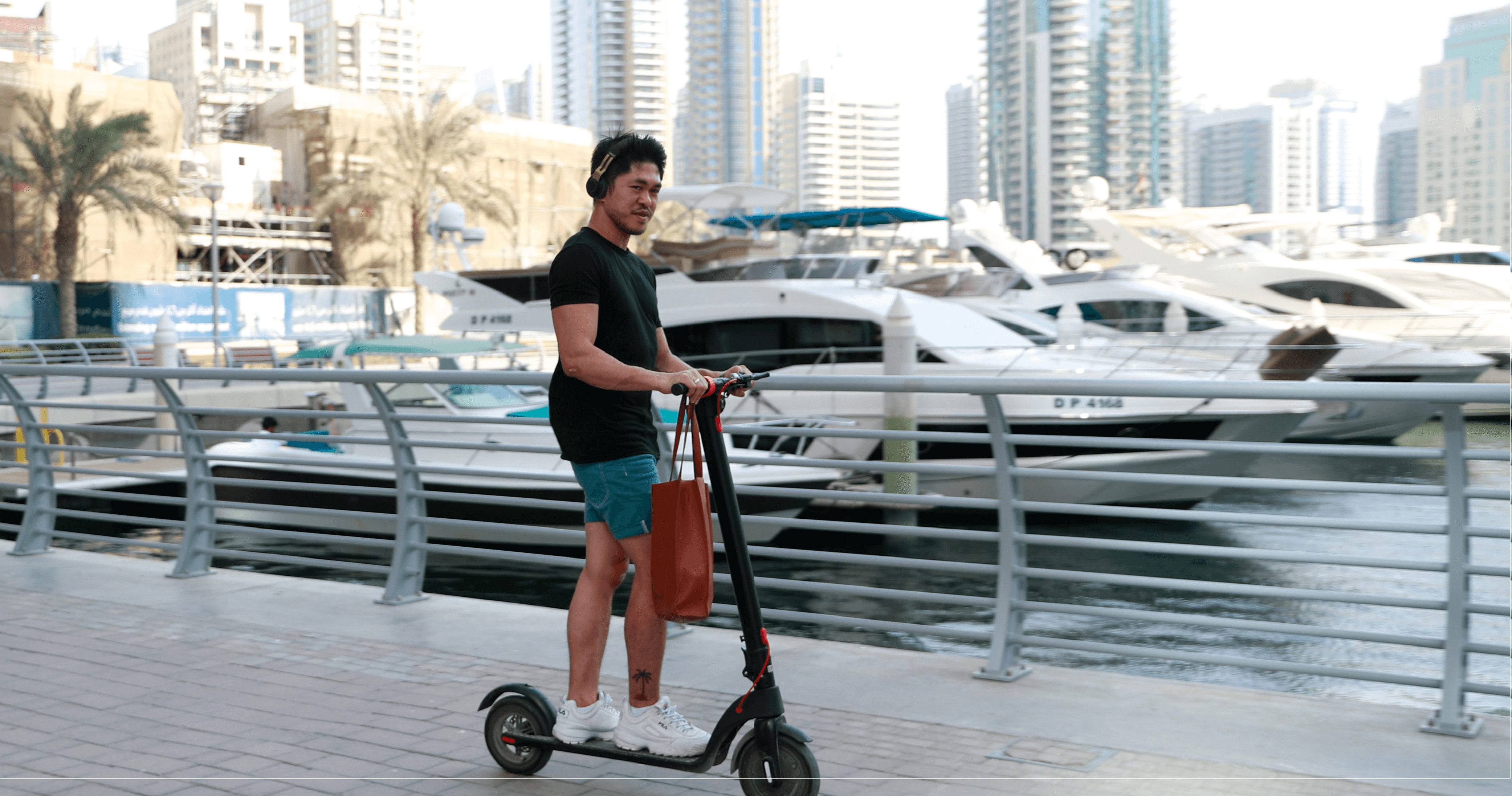 scooter dubai marina licencia