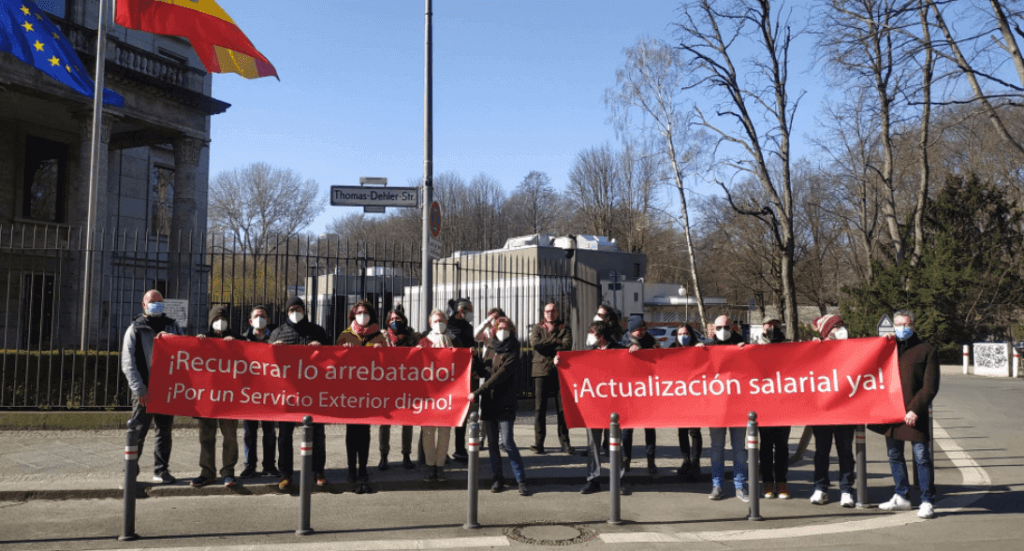 huelga embajada berlin dubai (1)