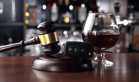 legalidad consumo alcohol emiratos vivirendubai