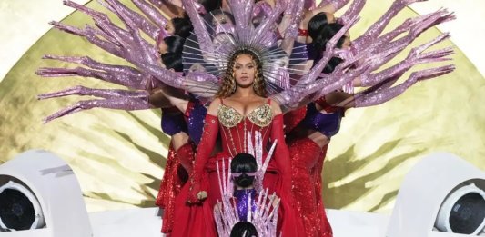 Beyonce-Atlantis-The-Royal-concierto (1)