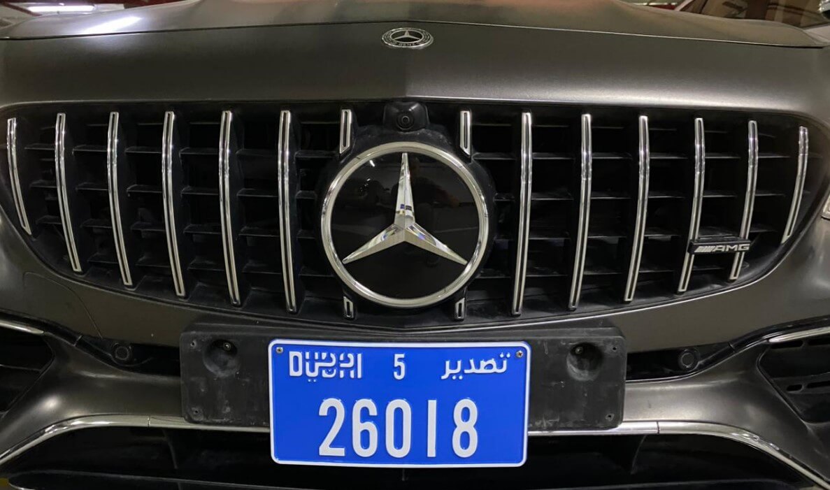coche emiratos dubai matricula