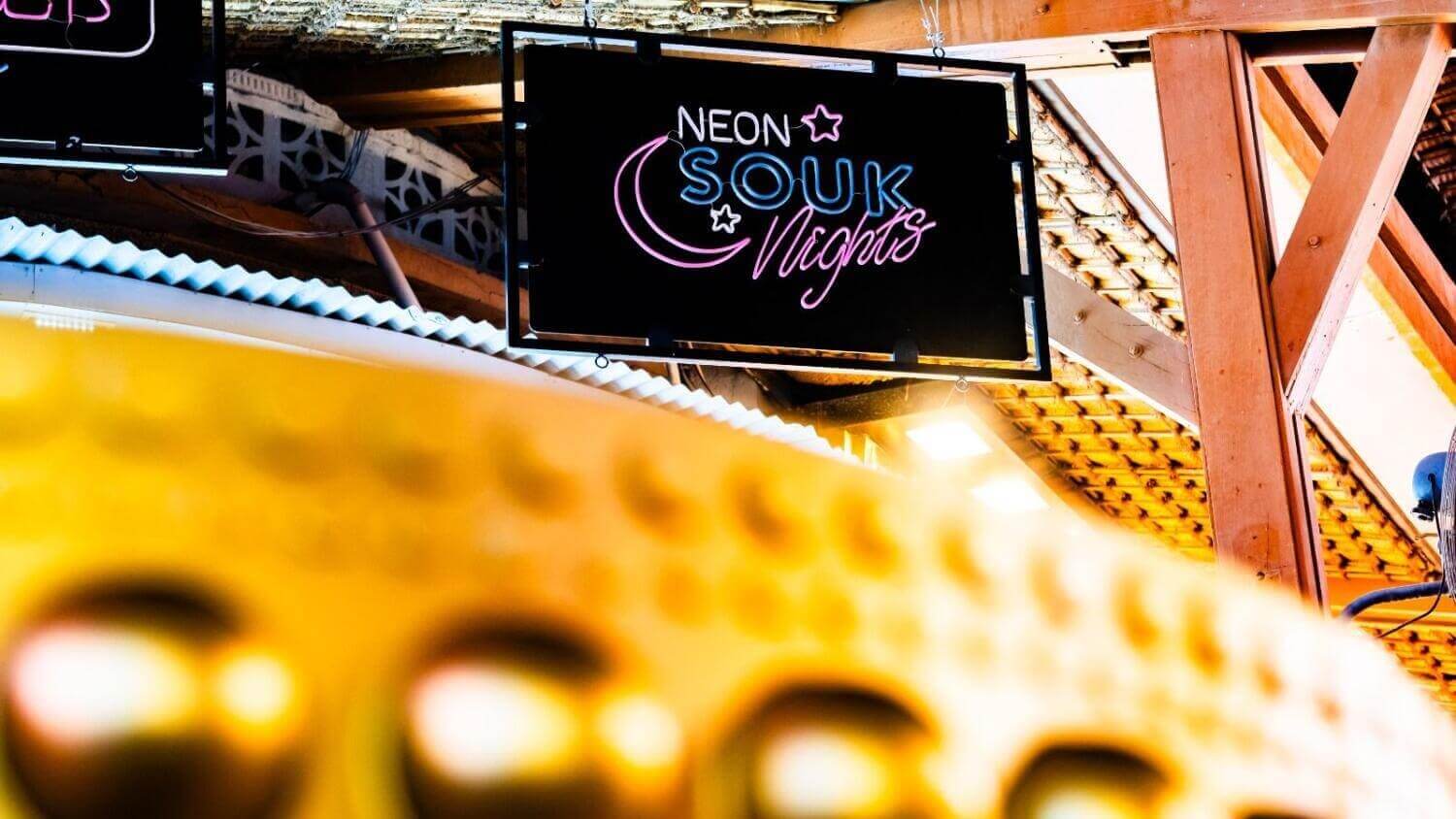 luces-neon-al-seef